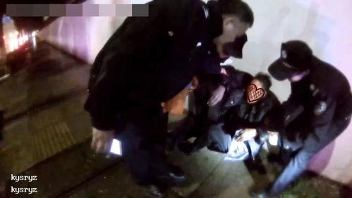 吃瓜男孩被丢,一场突如其来的“丢瓜”风波