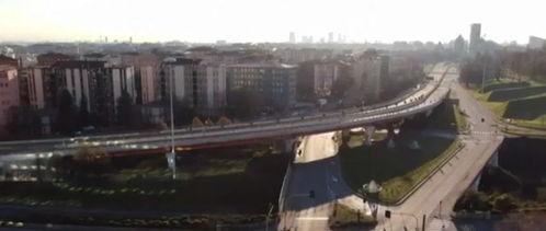 米兰城上吃瓜,瓜田里的欢乐时光